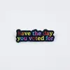 Broche Metálico Geométrico com Letra Inglesa Europeu e Americano Ins Transfronteiriço Personalizado Letra Colorida Acessórios de Emblema Decorativo para Roupas Mochilas