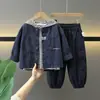 Conjunto de Roupa de Primavera para Meninos 2026 Novo Estilo Roupas Estilosas de Primavera e Outono para Meninos Moda Coreana Conjunto de Três Peças