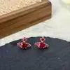 Aretes Ankora Rojos con Circonia Microincrustada, Joyería Femenina Moderna y Versátil con un Toque de Lujo y Alta Gama