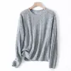 Suéter de tricô gola redonda com detalhes vazados e mangas compridas 100% lã para mulheres, finamente confeccionado com jacquard vazado, macio e aconchegante, adequado para outono e inverno como uma camada de puxe