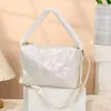 Bolsa de Maquillaje con Lazo Estilo Coreano Acolchado Colgante de Corazón con Perlas, Bolsa de Almacenamiento de Viaje Portátil y Práctica para Estudiantes