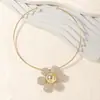 Europeo y Americano Alta Calidad Exquisito Sentido del Diseño Simple Moda Aleación Incrustada de Diamantes Flor Grande Colgante Diario Todo-combinación Collar para Mujer
