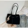 Bolsa Tote Maillard de Grande Capacidade para Mulheres Outono/Inverno Camurça Estilo Coreano Versátil para Trabalho Deslocamento Bolsa de Ombro Único Sob o Braço Tendência