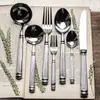 A Fábrica de Origem Suporta Talheres Estilo Coluna Romana Vintage Feitos Sob Medida para Restaurantes Ocidentais, Incluindo Facas, Garfos e Colheres Feitos de Aço Inoxidável 304 para Bife