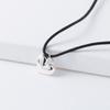 Nuevo metal de alta calidad europeo y americano sólido corazón oro y plata color de contraste colgante collar cadena de frijol moderna cadena de clavícula femenina