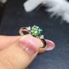 Anillo de mujer con diamantes de alto carbono, brillantes y brillantes, con ocho corazones y ocho flechas, imitación de diamante verde mosane de 1 quilate.