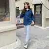 Foto Real de Artículos en Stock: Nueva Camisa de Mezclilla para Principios de Primavera 2023, Corte Holgado, Versátil, Casual, Retro, para Usar en Capas, Top Suave para Mujer
