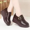 Otoño 2026 Nuevos Zapatos Planos para Mujer Suela Suave Zapatos Cómodos para Mujer Zapatos de Madre Zapatos de Cuero Tacón de Cuña Suela Gruesa Zapatos para Mujer