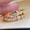 Anillo de Serpiente Completo de Circonita Micro-Pavimentada de Gama Alta Anillo Pequeño con Forma de Serpiente Anillo Abierto de Hueso de Serpiente de Moda para Dedo Índice
