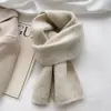 Estilo Ins Versión Coreana Bufanda Romántica de Color Puro Mostrando Blanco Suave Tejida Cálida Versátil Bufanda para Pareja Estudiante