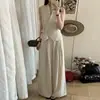 Conjunto de Verano Estilo Coreano con un Diseño Elegante Estilo Francés, Top sin Mangas de Color Sólido con Diseño de Botones Diagonales + Conjunto de Pantalones Anchos Adelgazantes