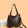 Bolso tote de cuero suave, estilo vintage, de alta gama, transfronterizo, diseño nuevo casual y para el trabajo, gran capacidad, adecuado para mujeres de mediana edad, se puede llevar en la mano o colgar al hombro