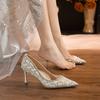 Salto Alto com Pedraria Pérola Francesa 2024 Novo Principal Vestido de Casamento Sapatos de Noiva Temperamento Bico Fino Salto Fino Sapatos de Salto