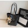 Bolso Retro de Gran Capacidad Transfronterizo para Mujer Invierno 2024 Nuevo de Moda Tendencia Bolso Cubo Sencillo Bolso de Gran Capacidad para Viajes