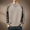 Moletom de manga longa da moda estilo americano com blocos de cor de alta qualidade para homens, nova blusa básica casual solta para primavera e outono com gola redonda