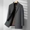 Abrigo de lana para hombre, chaqueta de lana y plumón de ganso, estilo de longitud media de alta gama para otoño e invierno, con forro polar añadido y acolchado de plumón engrosado