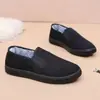 Zapatos de tela del viejo Pekín zapatos de algodón slip-on zapatos para hombre invierno con felpa añadida estilo nuevo negro suela blanda antideslizante zapatos para hombres de mediana edad y ancianos papá