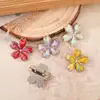 Brocado Song de cinco pétalos de flor de cerezo acabado en el pecho puntada colorida tela de brocado Song broche de flor de cerezo de aleación accesorios de ropa de estilo antiguo lote mixto