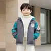 [Combinación Popular] Chaqueta Engrosada para Niños Invierno 2025 Ropa de Invierno para Niños Parka Estilo Coreano Forrada de Felpa Tendencia