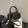 Bolsa Almofada Casual Estilo Coreano 2026 Nova Moda Tendência Bolinhas Boston Ombro Único Transversal Bolsa de Mão Mulheres