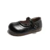 Mocassins de sola macia para meninas, nova coleção outono 2026, design simples e bico fino, sapatos de calçar infantis, sapatos de couro estilo princesa para meninas, modernos