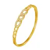 Pulseira de Trevo de Quatro Folhas de Alta Qualidade Pulseira Versátil de Banda Larga para Mulheres Cobre 18K Microincrustada com Diamantes Joias Direto do Fabricante