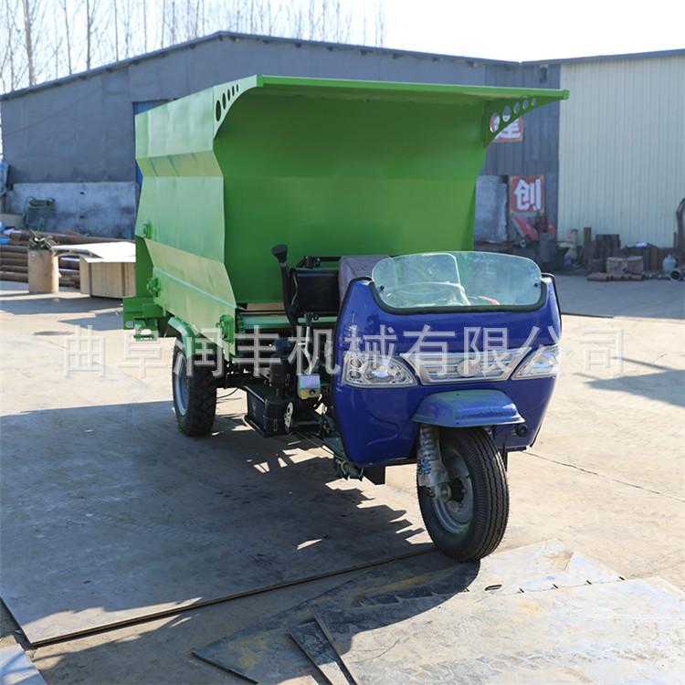 饲料撒料车
