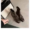 Nueva colección de otoño e invierno: botines marrones para mujer, botas de estilo coreano, botas Martin, botas Chelsea, botas de corte ajustado y botas de tacón alto de estilo francés con forro de felpa