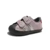 2026 Zapatos Nuevos para Niñas Otoño Superficie de Cuero Zapatos Deportivos Niños Medianos y Grandes Bebé Súper Populares Casual Zapatos Forrest Gump Suela Suave