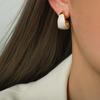 Pendientes de lujo con luz de nicho retro, elegantes pendientes de diseño de alta calidad con forma de media luna chapados en cobre y oro real de 18 quilates.