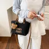 Bolso de Mano Bordado de Nicho de Comercio Exterior Transfronterizo 2026 Nueva Moda Versátil Bolso Cubo para Mujer Bolso de Hombro Bordado