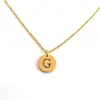 Collar con Colgante de Alfabeto de Acero Inoxidable 26 Letras, Cadena para Clavícula, Pieza Redonda Chapada al Vacío en Oro de 18 Quilates, Colgante de Acero de Titanio de Moda, Superventas Transfronterizo