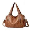 Bolso Retro Transfronterizo para Mujer Nuevo Versátil Bolso de Mano de Moda Remache Gran Capacidad Color Sólido Portátil Bolso Cruzado para Hombro