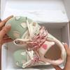 Zapatillas de Entrenamiento Planeta Melocotón Dulce Rojas para Mujer 2025 Nuevas de Verano Transpirables Suela Fina Zapatillas Casual Retro Zapatos Blancos