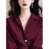 Vestido Vermelho Elegante Estilo Francês de Luxo Leve com Ajuste na Cintura Emagrecedor, Gola Lapela, Novo Modelo Outono 2026, Vestido de Manga Longa para Mulheres