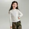 Nova Camisa Base Infantil de Outono 2026 com Bolinhas e Gola Alta Meia, Algodão Puro, Macia e Confortável, Blusa Versátil de Manga Longa para Crianças Mais Velhas