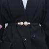 Cinto de corrente para cintura de vestido estilo coreano elegante vintage selo de cintura de pérola gancho para casaco de suéter cinto elástico elástico para mulheres