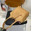 Diseño de Nicho Bolsa Frosted Retro Nueva para Mujer Coreana Ins Ligera Ropa Diaria de Trabajo Bolsa Tote de Gran Capacidad