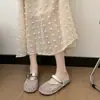 Meias-pantufas fechadas na frente e com sola plana para mulheres, novo estilo Verão 2026, de calçar, sandálias de pescador com trama fashion para combinar com saias