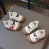 Zapatos para niños, zapatos para caminar de bebé, nuevo modelo de otoño 2026, zapatillas de entrenamiento alemanas de suela blanda para niñas pequeñas, zapatos funcionales versátiles para niños