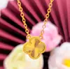 Collar Nuevo Estilo Láser de Trébol Chapado en Oro, Collar Estilo Fresco y Dulce, Venta al por Mayor de Fabricantes de Comercio Electrónico en Transmisión en Vivo