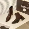 Botas ankle boots estilosas e da moda para mulheres, bico fino salto alto estilo Martin boots, novo estilo 2026, outono e inverno, botas nude, estilo de rua, salto grosso, emagrecedor