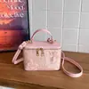 Bolsa de Mão Nova Estilo 2026 Transfronteiriça, Bolsa Caixa para Mulheres, Bolsa Quadrada Pequena Vintage com Corrente, Bolsa de Ombro Versátil Moda Crossbody