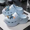 Sapatos de Buraco EVA Femininos 2025 Novo Verão Popular ao Ar Livre Sandálias Chinelos de Solado Grosso com Biqueira Fechada para Praia Esportes