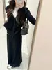 Chamarra sudadera negra, conjunto deportivo casual de otoño para mujer, nuevo estilo 2026, sofisticado y discreto, perfecto para un look inteligente y elegante