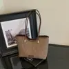 Bolso de Gran Capacidad con Bloques de Color para Mujer Otoño/Invierno 2026 Nuevo Bolso de Hombro y Mano Retro Simple Bolso Tote Versátil para Viajes Diarios