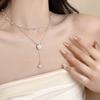 Collar de rosa de perla de doble capa para mujer, moderno, de nicho, de alta calidad, con sentido del diseño, collar de camelia, collar ligero y lujoso.