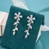 Nuevo Pendiente de Borla Hoja de Cinco Pétalos con Pedrería Lujo Ligero Fresco y Elegante Diseño de Nicho Pendiente Versátil de Temperamento