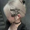 Doce e legal, subcultura Y2K ousada, presilha de cabelo de caveira e cruz punk metal, acessório de cabelo gótico escuro para mulheres