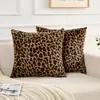 Nuevo modelo transfronterizo: Funda de almohada con estampado de leopardo beige, negro y marrón, cojín suave de felpa corta para sofá, decoración de estampado de leopardo para ventanales